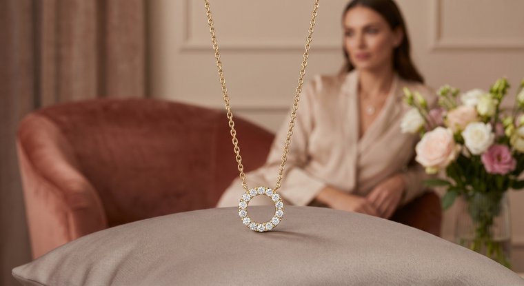 Sieraden fotograferen — voorbeeld 3, gemaakt met FashionPix